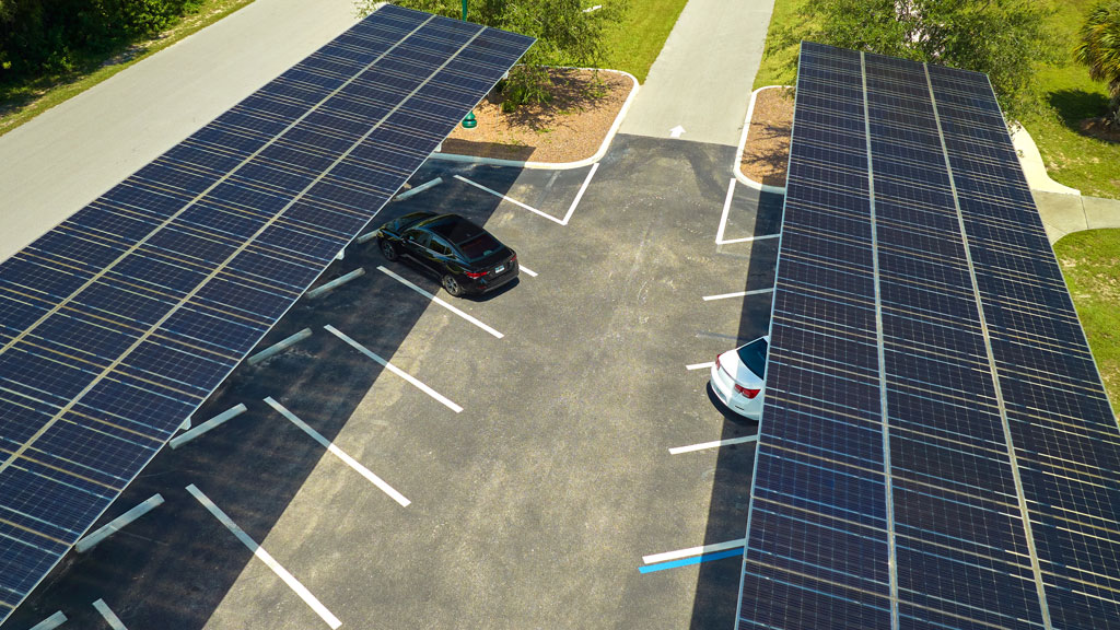 Ombrière photovoltaïque sur parking entreprise pour autoconsommation